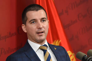 Bečić: Rovovi prošlosti moraju biti konačno zatvoreni, Crna Gora...