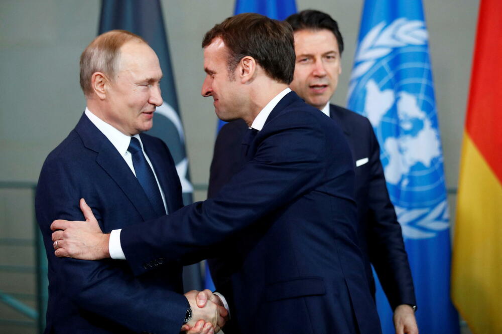 Jedan od prethodnih susreta Putina i Makrona, Foto: Reuters