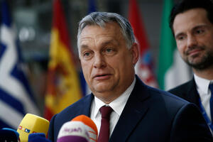 Orban uoči izbora povećava potrošnju i olakšice