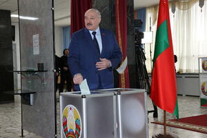 Bjelorusija odobrila novi ustav koji dopušta nuklearno oružje