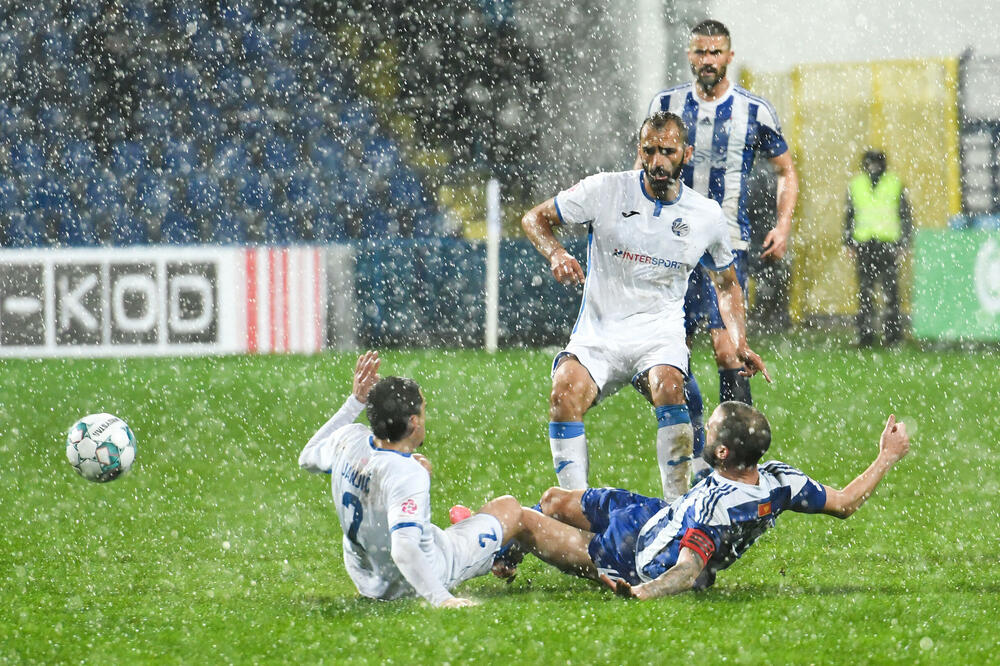 Decembarski derbi donio je "kišu" golova "3:3, Foto: Savo Prelević