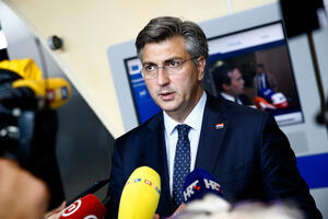 Plenković odbacuje tvrdnje predsjednika o preletu vojnih aviona