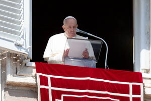 Papa Franjo na Tviteru osudio napade na civile: Ovo je nečovječno