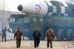 Sjeverna Koreja i Kim Džong Un: Lansiranje moćne rakete u...