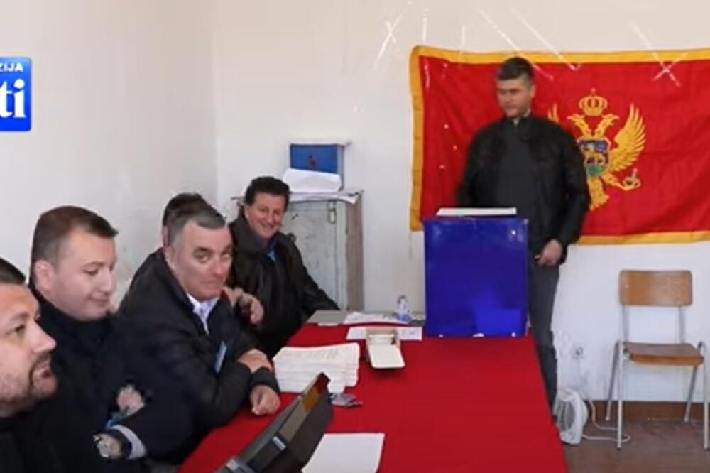 Sa glasačkog mjesta broj pet u Ulcinju, Foto: Screenshot/TV Vijesti
