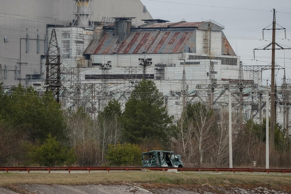 Oštećeni automobil u blizini jednog od reaktora u Černobilju, Foto: Reuters