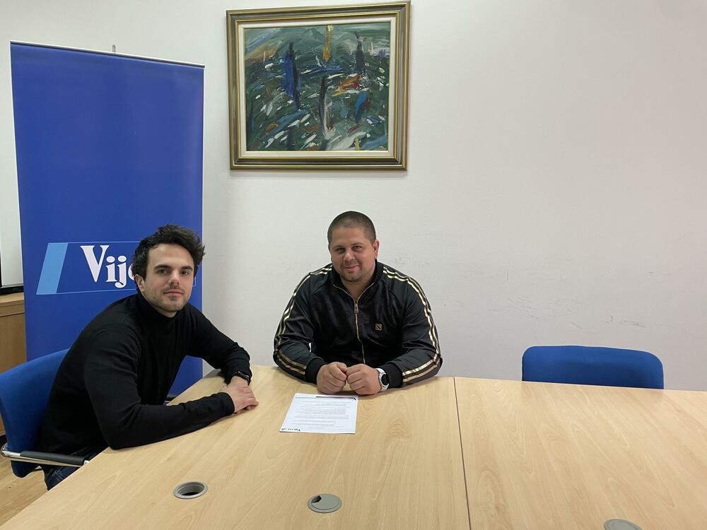 Filip Šoć (Predsjednik SESCG) i Filip Ivanović (Vijesti Digital)