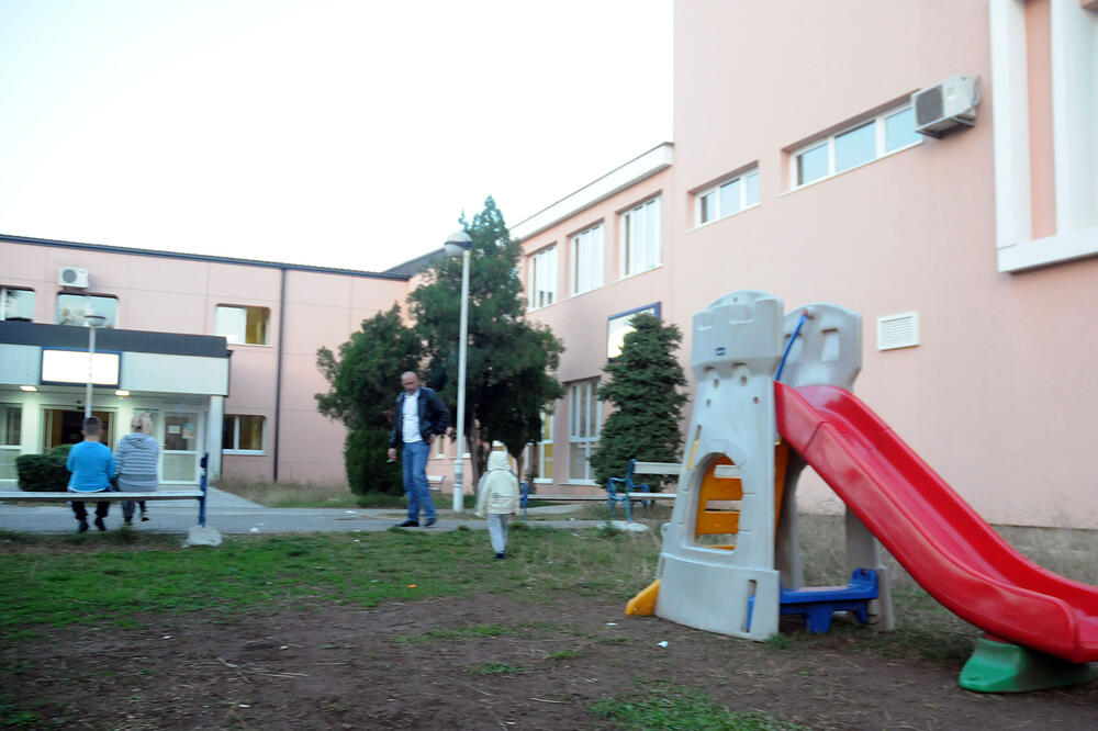 Djeca više od četiri mjeseca čekaju na pregled kod fizijatra: Dječja bolnica (arhiva), Foto: Luka Zekovic