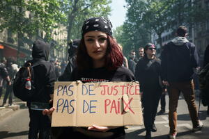 Evropski prvomajski protesti: Nezadovoljstvo platama, državnom...