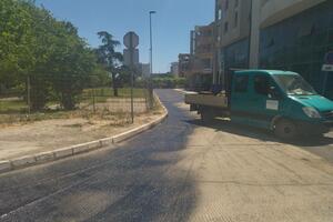 Počelo asfaltiranje raskopanih ulica u Ulcinju