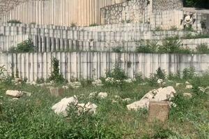 Uništeno svih 700 ploča na Partizanskom groblju u Mostaru