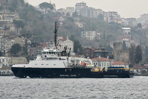 Ukrajinski zvaničnik: Ruski brod potopljen, pogođen raketama