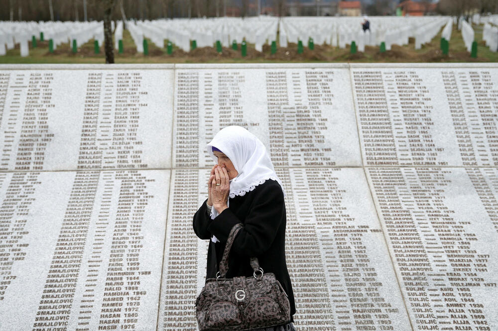 Detalj iz Memorijalnog centra Potočari, Foto: REUTERS
