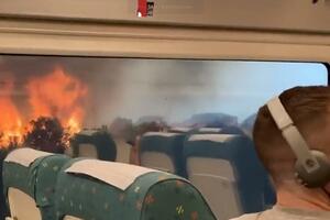 Španija: Trenutak straha u vozu okruženom požarima VIDEO