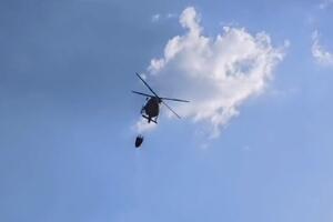 Ministarstvo odbrane: Piloti VCG gasili velike požare u Bogetićima...