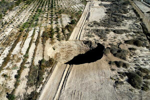 Zemlja se otvorila: U Čileu se pojavila rupa duboka 200 metara