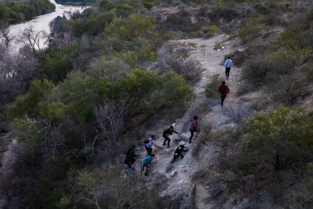 Migranti pokušavaju da pređu Rio Grande, Foto: Reuters