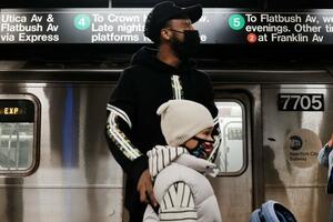 Bez maski u njujorškom javnom prevozu poslije 28 mjeseci