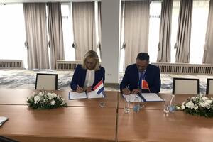 Potpisan Memorandum o saradnji između ministarstava finansija Crne...