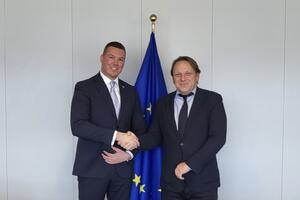 Varhelji: EU cijeni rezultate Crne Gore u borbi protiv kriminala i...