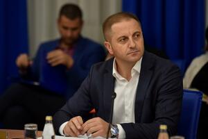Šehović: Neophodna stabilna prozapadna parlamentarna većina,...