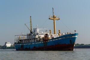 Bangladeš: Broj poginulih u brodolomu porastao na 61