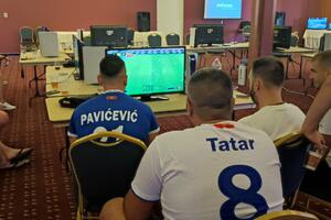 Crnogorski e-fudbaleri Tatar i Pavićević stigli do polufinala