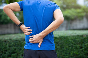 Bolovi u leđima: Je li mirovanje najbolji lijek ili pomaže...