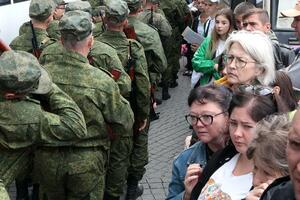 Kako su ruski vojnici i oficiri godinama krali donji veš, cokule i...