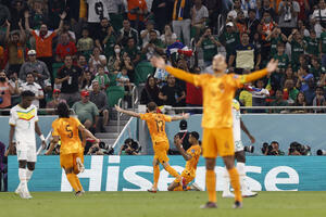 Holanđani dočekali greške golmana Čelsija: Senegal kontrolisao...