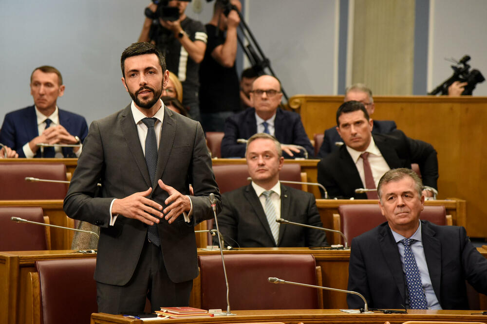 Ne učestvuju u radu parlamenta od usvajanja izmjena Zakona o predsjedniku: Poslanici DPS-a, Foto: Luka Zeković