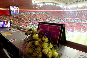 Tuga u Kataru: Cvijeće za Granta Vola, koji je preminuo u...