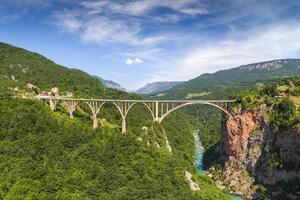 Most na Đurđevića Tari - starac od 80 ljeta prkosi zubu vremena