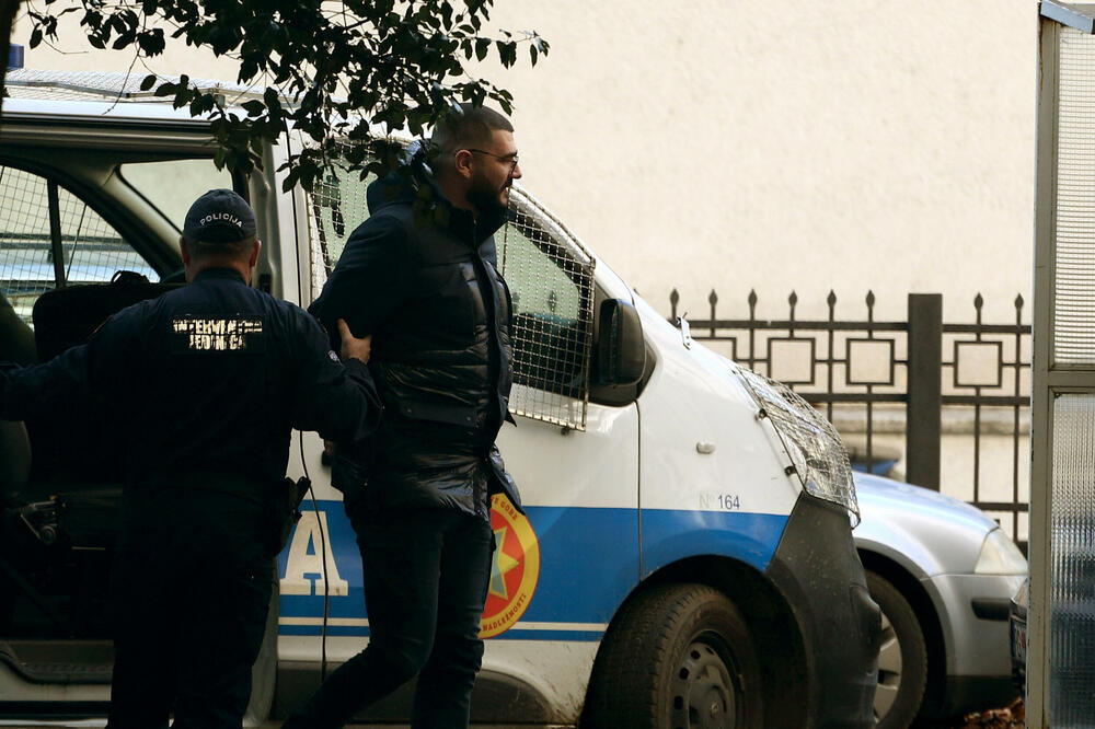 Milošević nakon hapšenja, Foto: Luka Zekovic