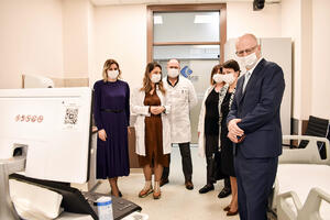 Ambasada Poljske donirala ultrazvučni aparat KCCG