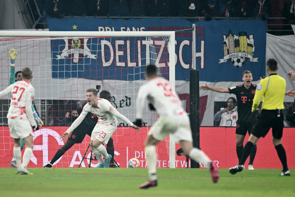 Halstenberg se pobrinuo da Zomer primi gol na debiju u dresu Bavaraca, Foto: REUTERS