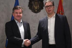 Vučić: Otvoren i prijateljski razgovor sa Lajčakom