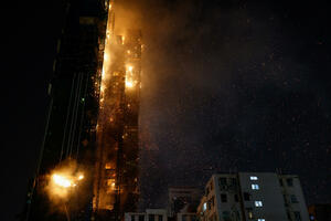 Požar u neboderu u izgradnji u Hongkongu