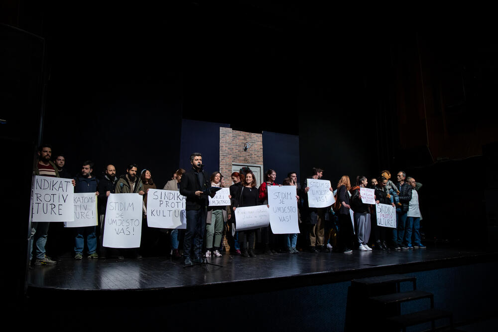 Protest glumaca prije izvedbe predstave, Foto: Samir Lačević