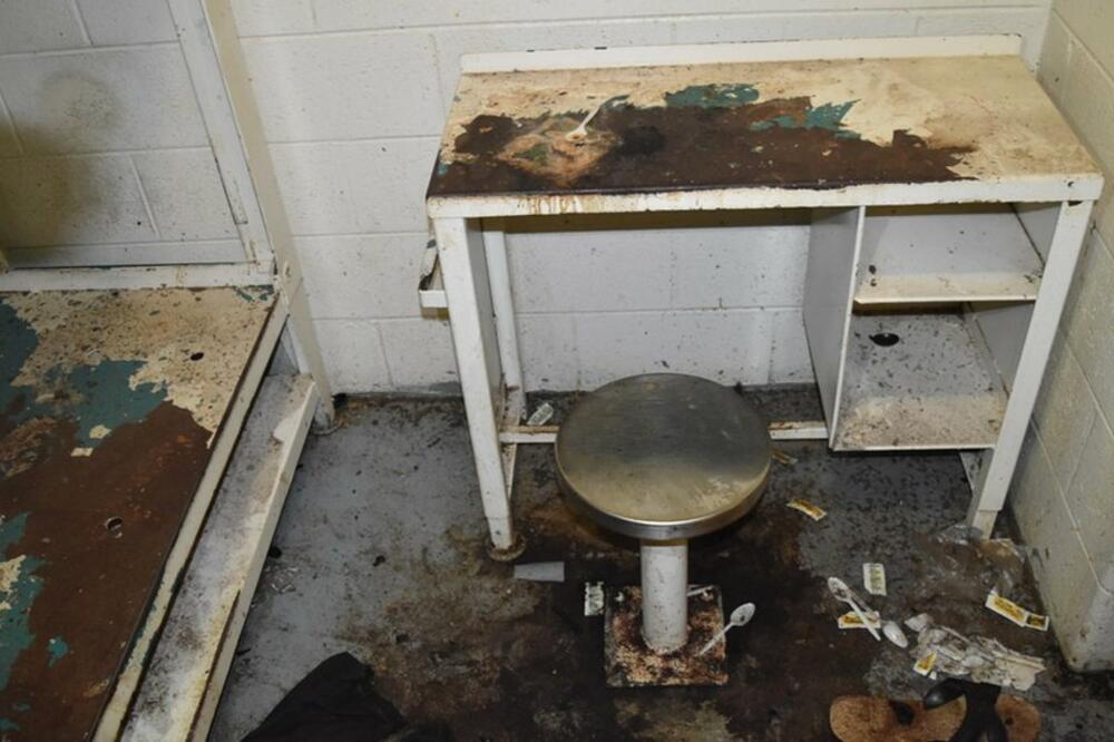 Porodični advokat objavio je fotografije zatvorske ćelije uoči smrti Lašona Tomsona, Foto: The Harper Law Firm