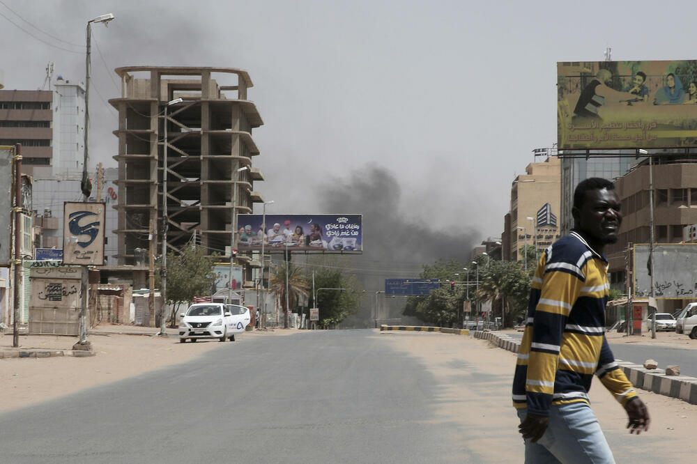 Bombardovanje četvrti u Kartumu, 15 april, 2023., Foto: Beta/AP