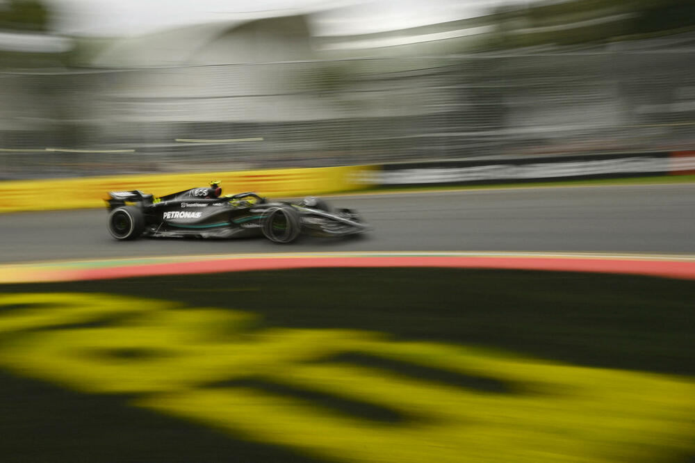 Hamilton u bolidu Mercedesa, Foto: Reuters