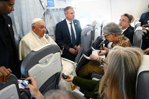 Papa Franjo otkrio da je imao upalu pluća kad je bio u bolnici...