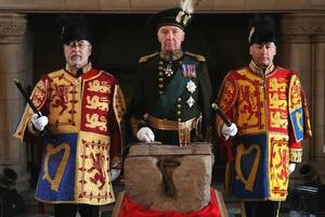 Krunisanje kralja Čarlsa: Škotski Kamen sudbine stiže u London na...