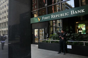Regulatorne vlasti SAD preuzele kontrolu nad bankom First...