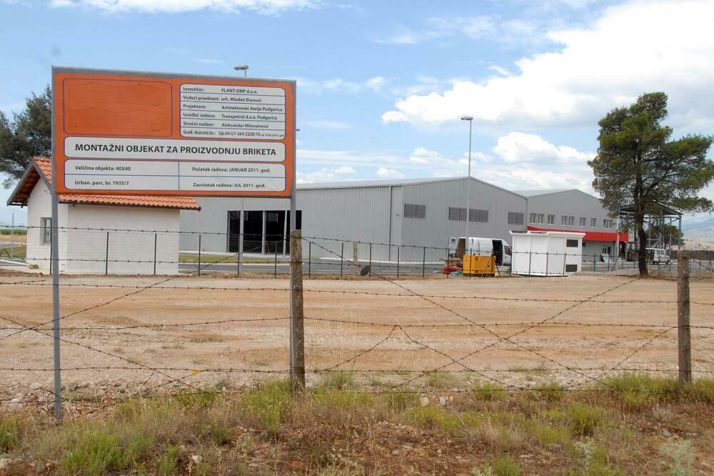 Bivši partneri i dalje traže obeštećenje: Hangar bivše fabrike, Foto: Zoran Đurić