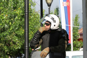 N1: Bačena šok bomba ispred kafića u Kosovskoj Mitrovici u kom su...