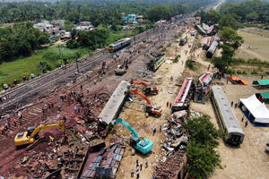 Indijski ministar: Greška u signalizaciji izazvala željezničku...
