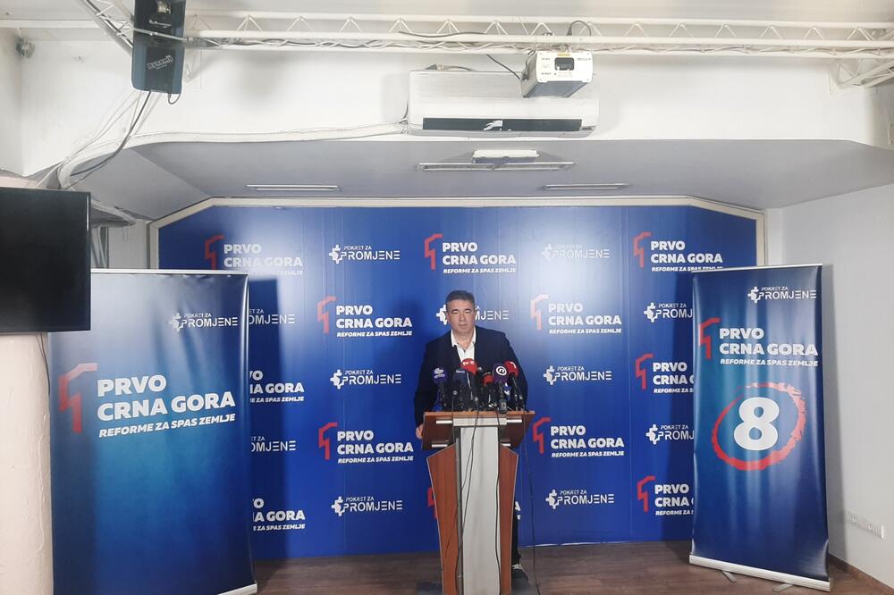 "Nemojte glasati za Đukanovića 2.0": Medojević na današnjoj konferenciji, Foto: Nikola Dragaš