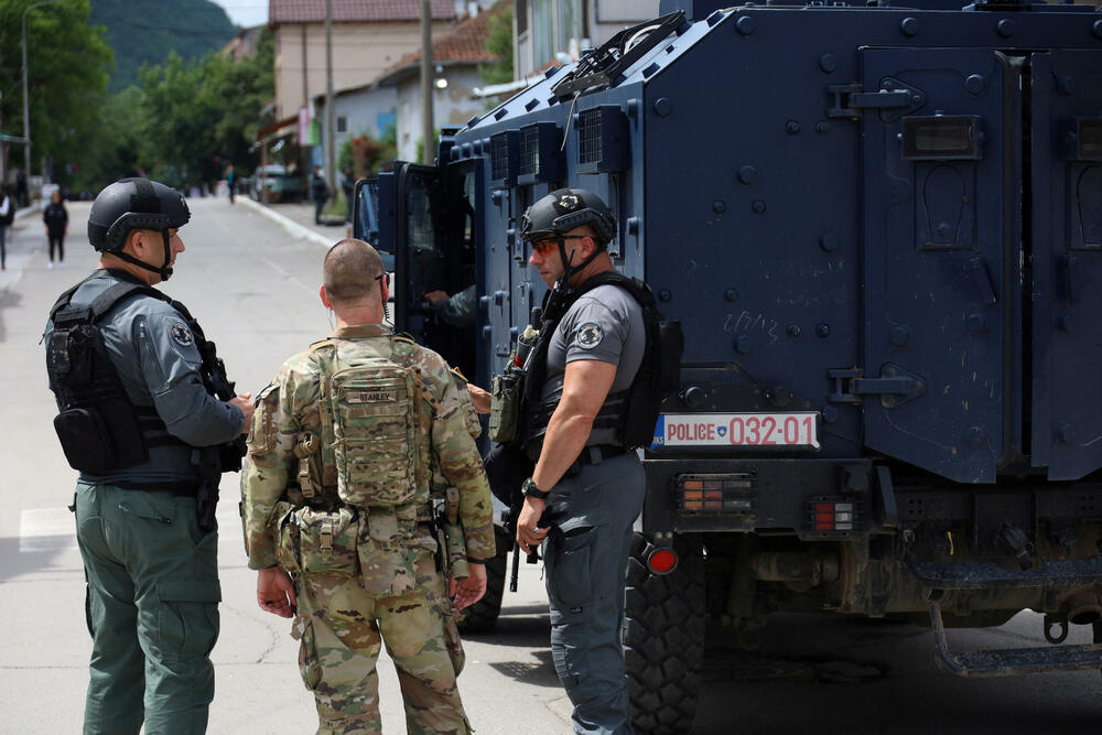 Pripadnici specijalne policije Kosova i KFOR-a nakon hapšenja Milenkovića